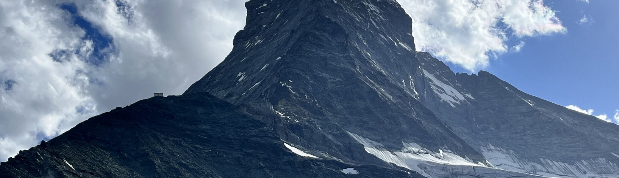 Das Matterhorn mit Hörnlihütte und Hörnligrat | © Bergfreunde München